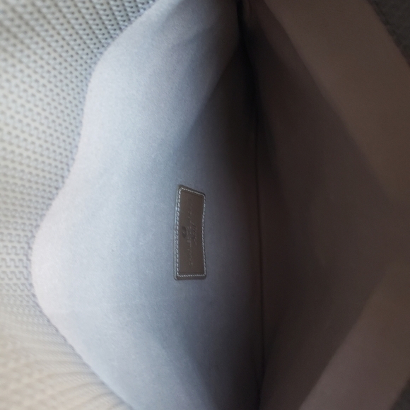 Charles Jourdan Actif Clutch - Picture 7 of 11